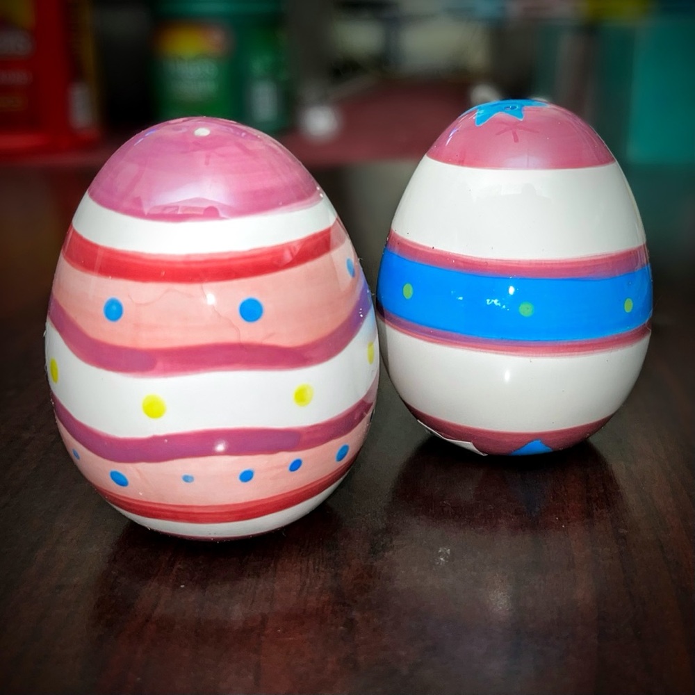 Easter Egg Salt and Pepper Shakers